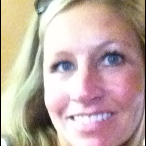 Thank you for looking at my closet ❤️🤍💙 - Picture 1 of 1